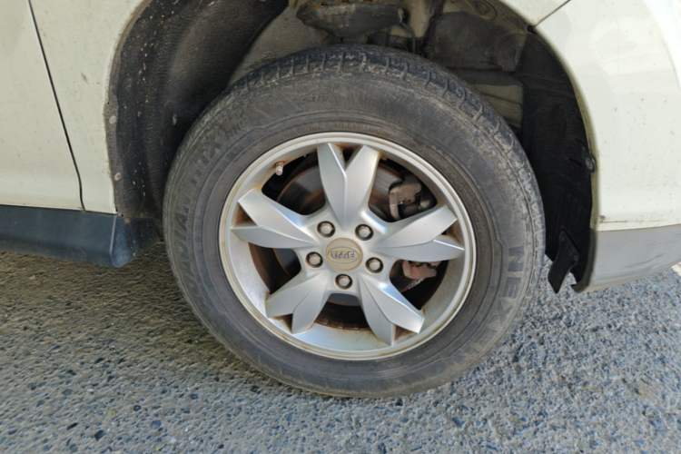 Used BYD S6 2014 1.5TI Manual Luxury 5-Seater Right Front Wheel Hub
