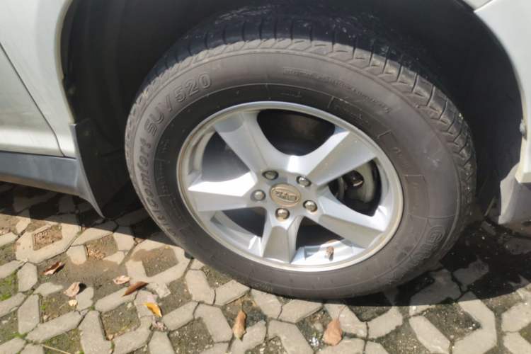 Used BYD S6 2014 2.0L Manual Luxury 5-Seater Right Front Wheel Hub