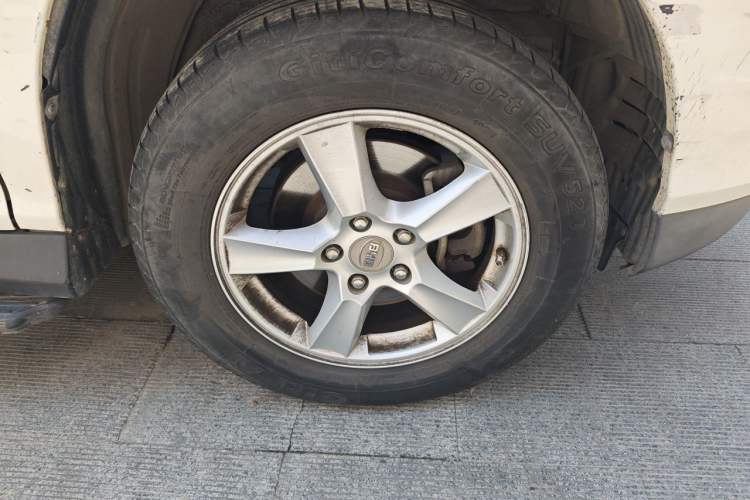 Used BYD S6 2014 1.5TI Manual Luxury 5-Seater Right Front Wheel Hub