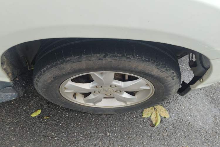 Used BYD S6 2014 2.0L Manual Luxury 5-Seater Right Front Wheel Hub
