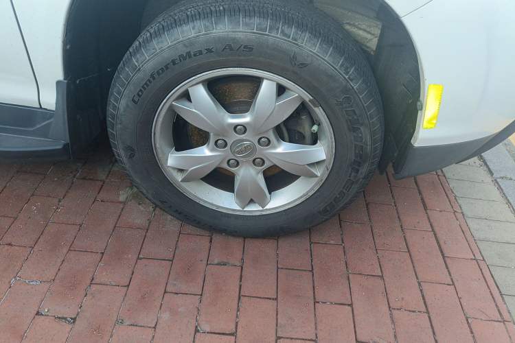 Used BYD S6 2014 2.0L Manual Luxury 5-Seater Right Front Wheel Hub