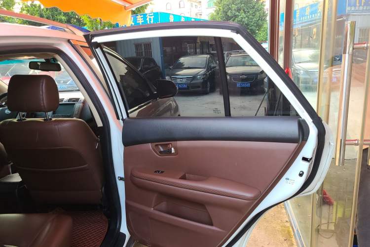 Used BYD S6 2014 2.0L Manual Luxury 5-Seater Right Rear Door Interior