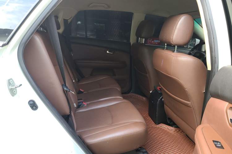 Used BYD S6 2014 2.0L Manual Luxury 5-Seater Right Rear Seat