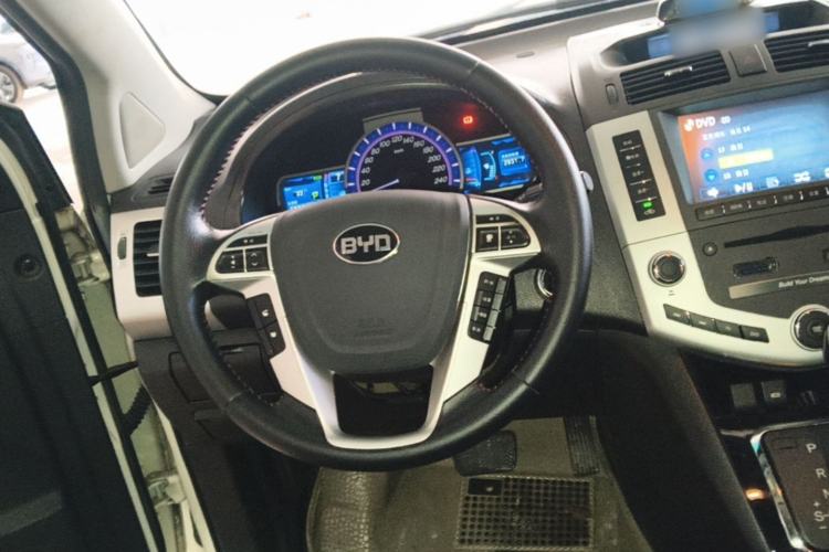 Used BYD S6 2014 2.4L Automatic Prestige 5-Seater Steering Wheel