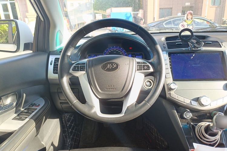 Used BYD S6 2014 2.0L Manual Luxury 5-Seater Steering Wheel