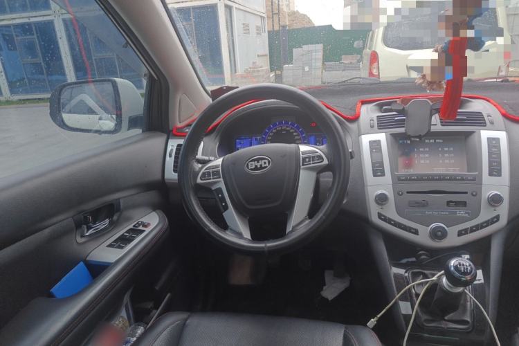 Used BYD S6 2014 1.5TI Manual Luxury 5-Seater Steering Wheel