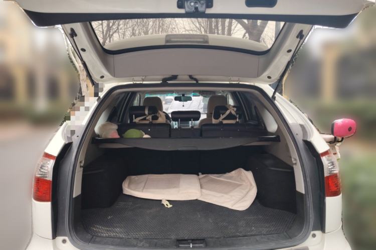 Used BYD S6 2014 2.0L Manual Luxury 5-Seater Trunk