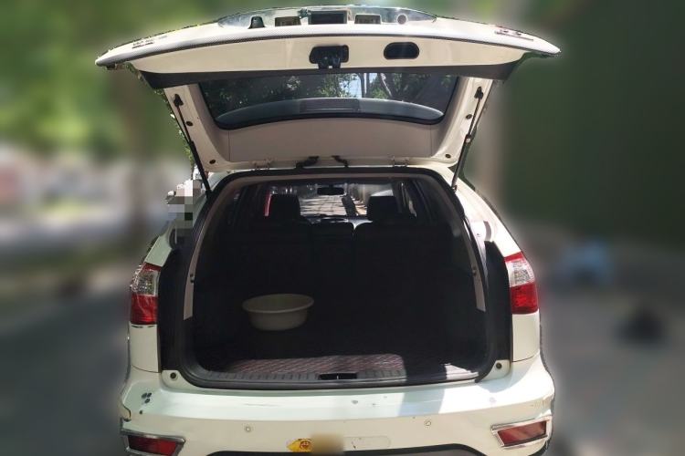 Used BYD S6 2014 2.4L Automatic Prestige 5-Seater Trunk