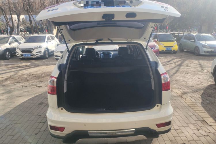 Used BYD S6 2014 1.5TI Manual Luxury 5-Seater Trunk