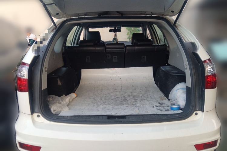 Used BYD S6 2014 2.4L Automatic Luxury Version 5 Seats Trunk