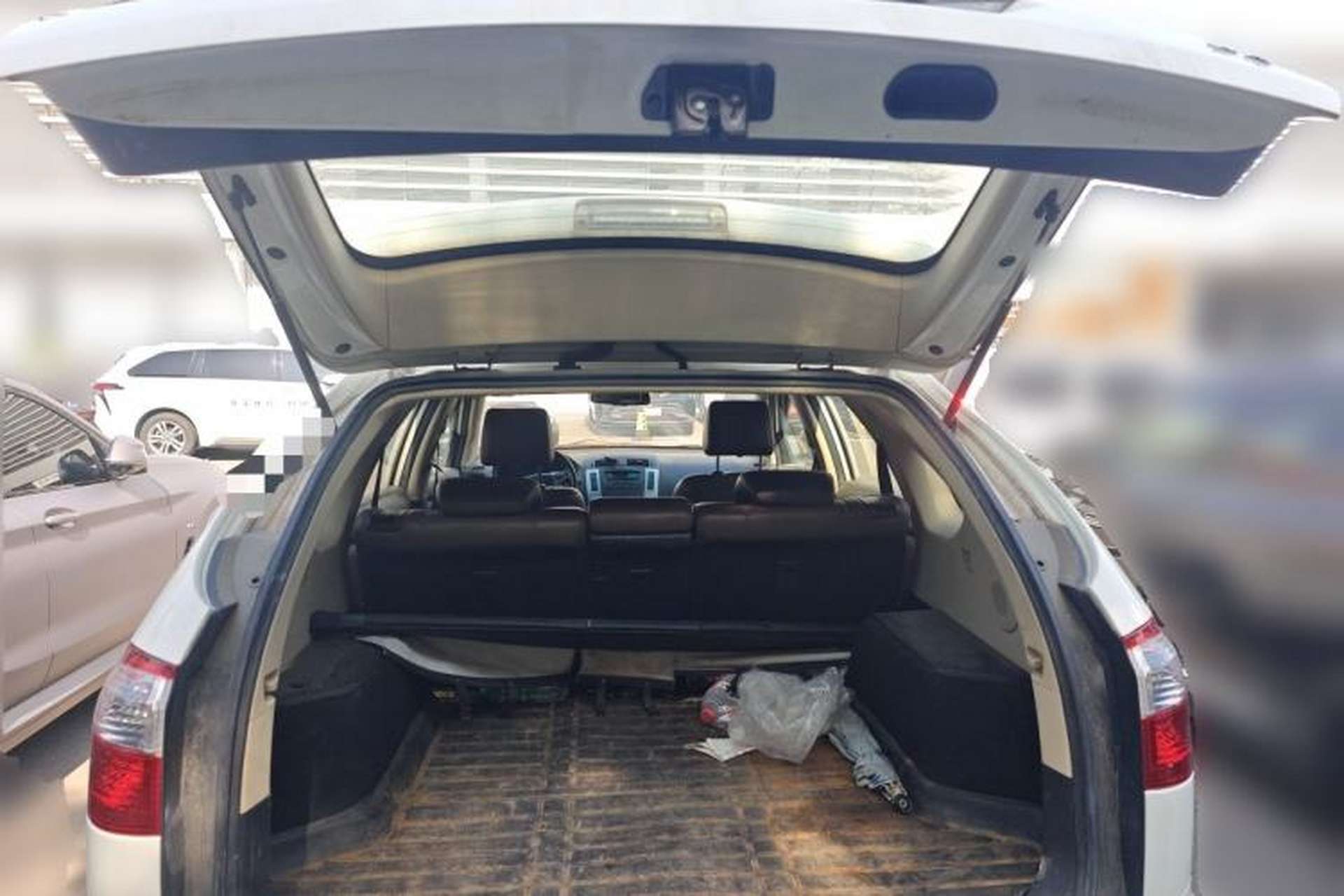 Used BYD S6 2014 2.0L Manual Luxury 5-Seater Trunk