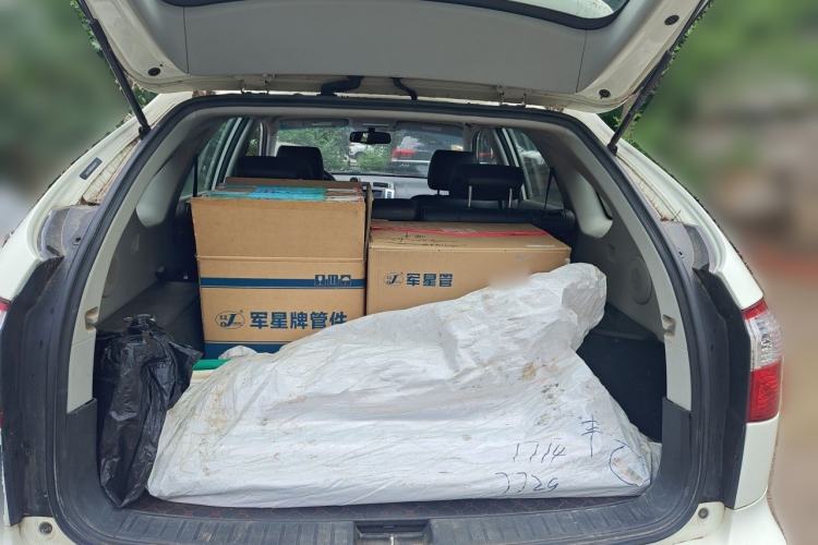 Used BYD S6 2014 2.0L Manual Luxury 5-Seater Trunk