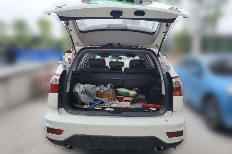 Used BYD S6 2014 2.4L Automatic Prestige 5-Seater Trunk