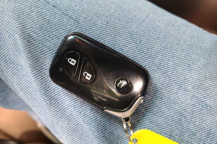 Used BYD S6 2014 2.0L Manual Luxury 5-Seater Vehicle Key