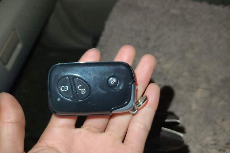 Used BYD S6 2014 2.0L Manual Luxury 5-Seater Vehicle Key