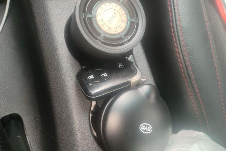 Used BYD S6 2014 2.4L Automatic Prestige 5-Seater Vehicle Key