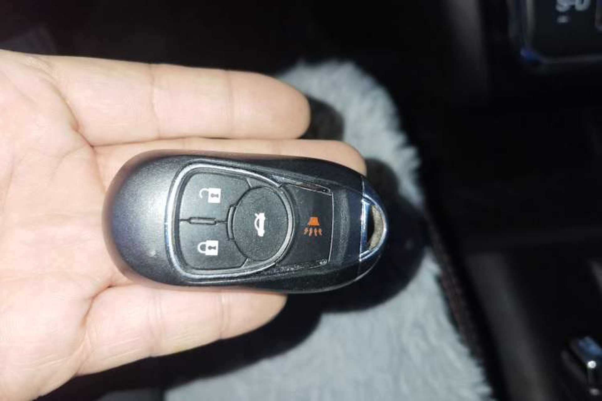Used BYD S6 2014 2.4L Automatic Prestige 5-Seater Vehicle Key