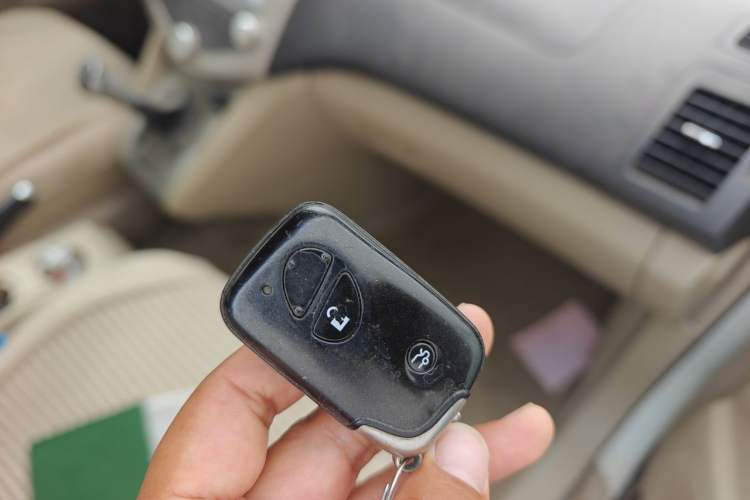 Used BYD S6 2014 2.0L Manual Luxury 5-Seater Vehicle Key