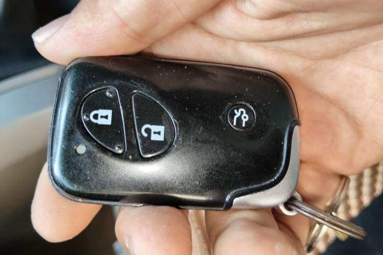 Used BYD S6 2014 2.0L Manual Luxury 5-Seater Vehicle Key