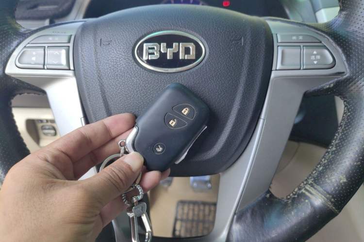 Used BYD S6 2014 2.0L Manual Luxury 5-Seater Vehicle Key