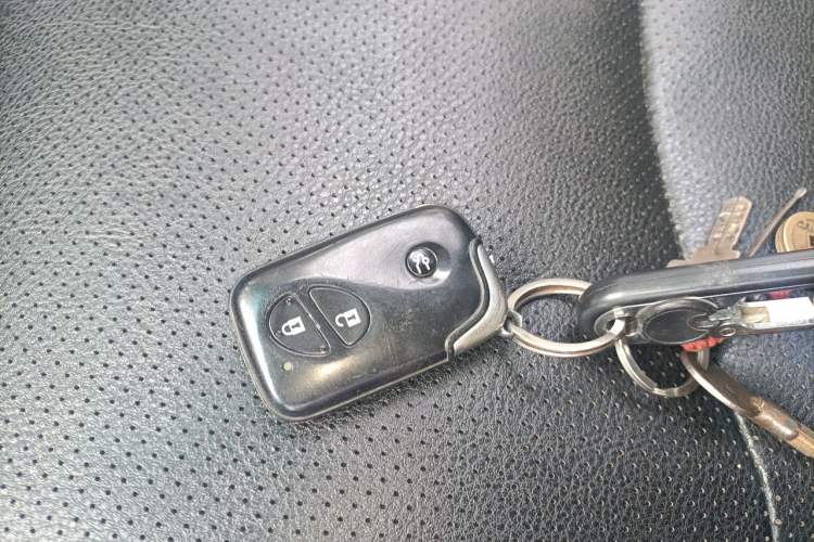 Used BYD S6 2014 2.0L Manual Luxury 5-Seater Vehicle Key