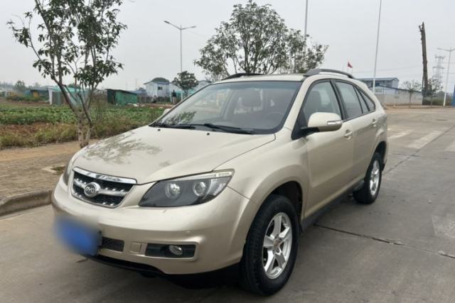 Used BYD S6 2014 2.4L Automatic Prestige 5-Seater