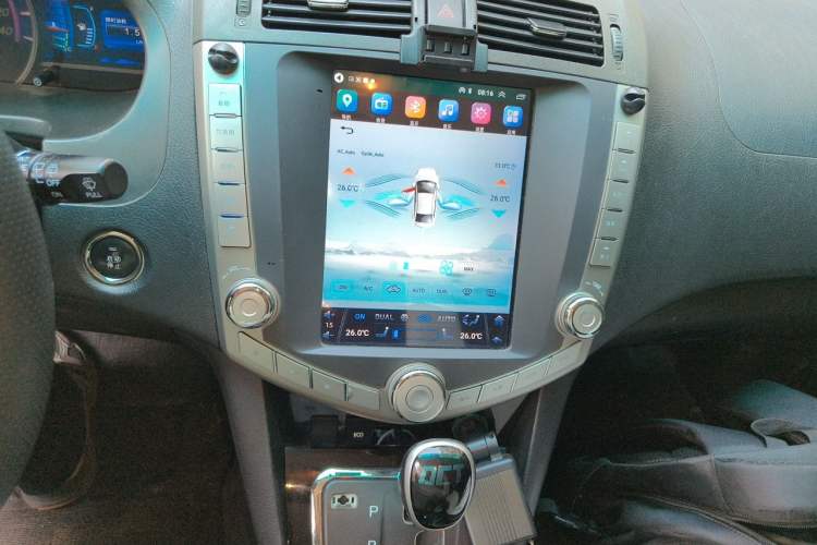 Used BYD S6 2014 2.4L Automatic Prestige 5-Seater Audio And AC Panel