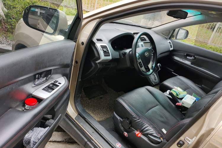 Used BYD S6 2014 2.4L Automatic Prestige 5-Seater Driver Seat