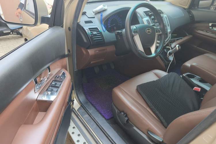 Used BYD S6 2014 2.0L Manual Luxury 5-Seater Driver Seat