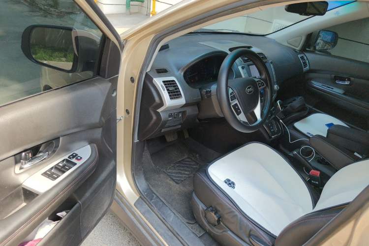 Used BYD S6 2014 2.4L Automatic Prestige 5-Seater Driver Seat