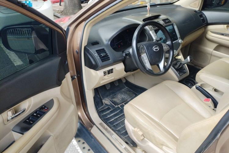 Used BYD S6 2014 2.0L Manual Luxury 5-Seater Driver Seat