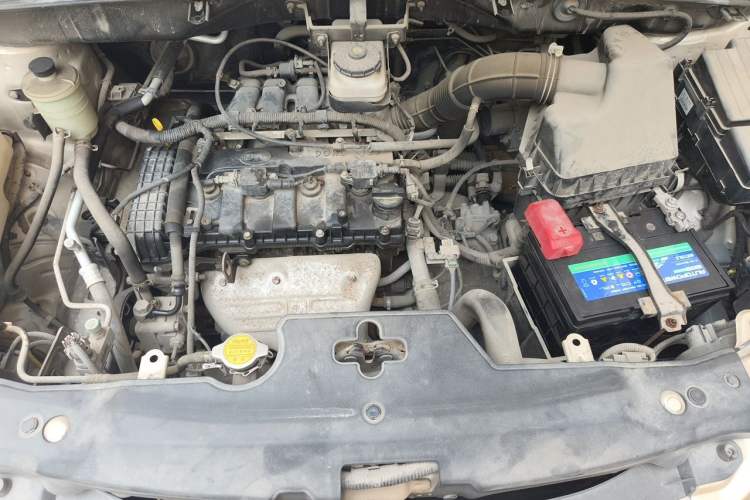 Used BYD S6 2014 2.0L Manual Luxury 5-Seater Engine Bay