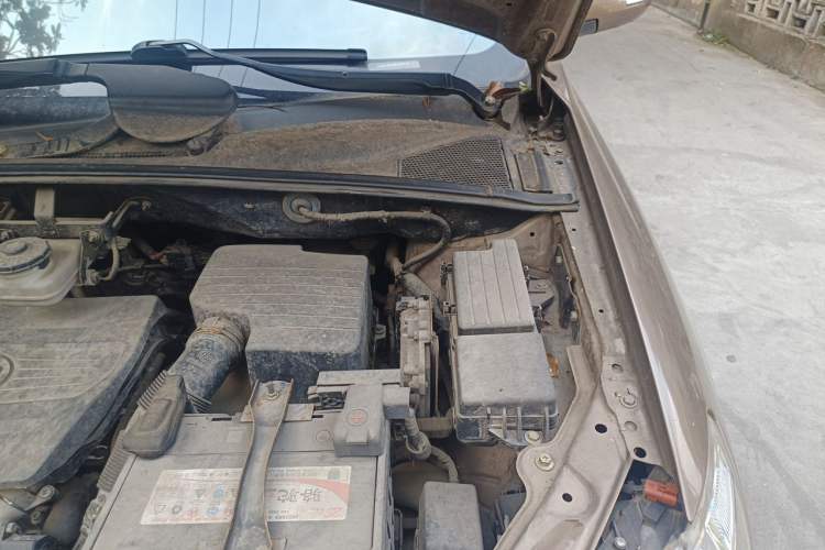 Used BYD S6 2014 1.5TI Manual Luxury 5-Seater Engine Bay Left
