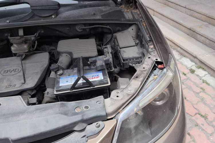 Used BYD S6 2014 1.5TI Manual Luxury 5-Seater Engine Bay Left