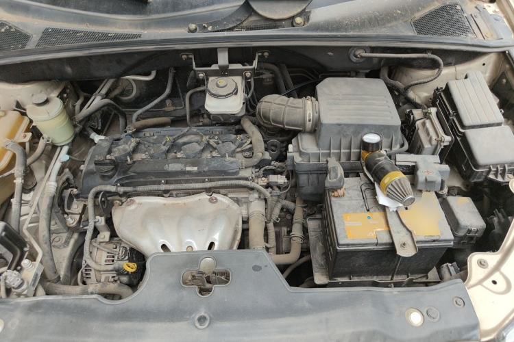 Used BYD S6 2014 2.4L Automatic Prestige 5-Seater Engine Bay