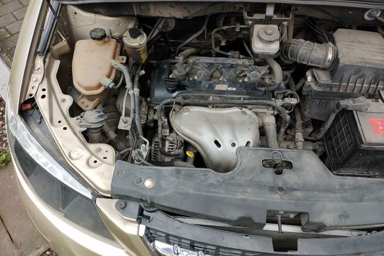 Used BYD S6 2014 2.4L Automatic Prestige 5-Seater Engine Bay Right