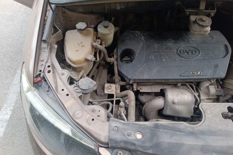 Used BYD S6 2014 1.5TI Manual Luxury 5-Seater Engine Bay Right