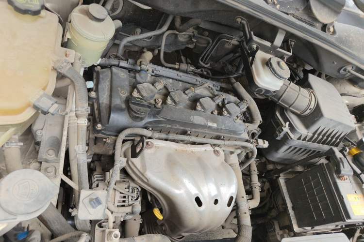 Used BYD S6 2014 2.4L Automatic Prestige 5-Seater Engine Bay Right