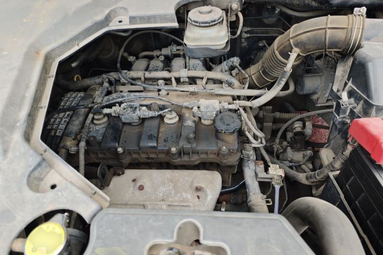 Used BYD S6 2014 2.0L Manual Luxury 5-Seater Engine Bay