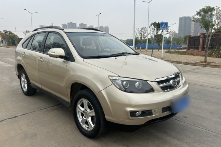Used BYD S6 2014 2.4L Automatic Prestige 5-Seater Exterior 2