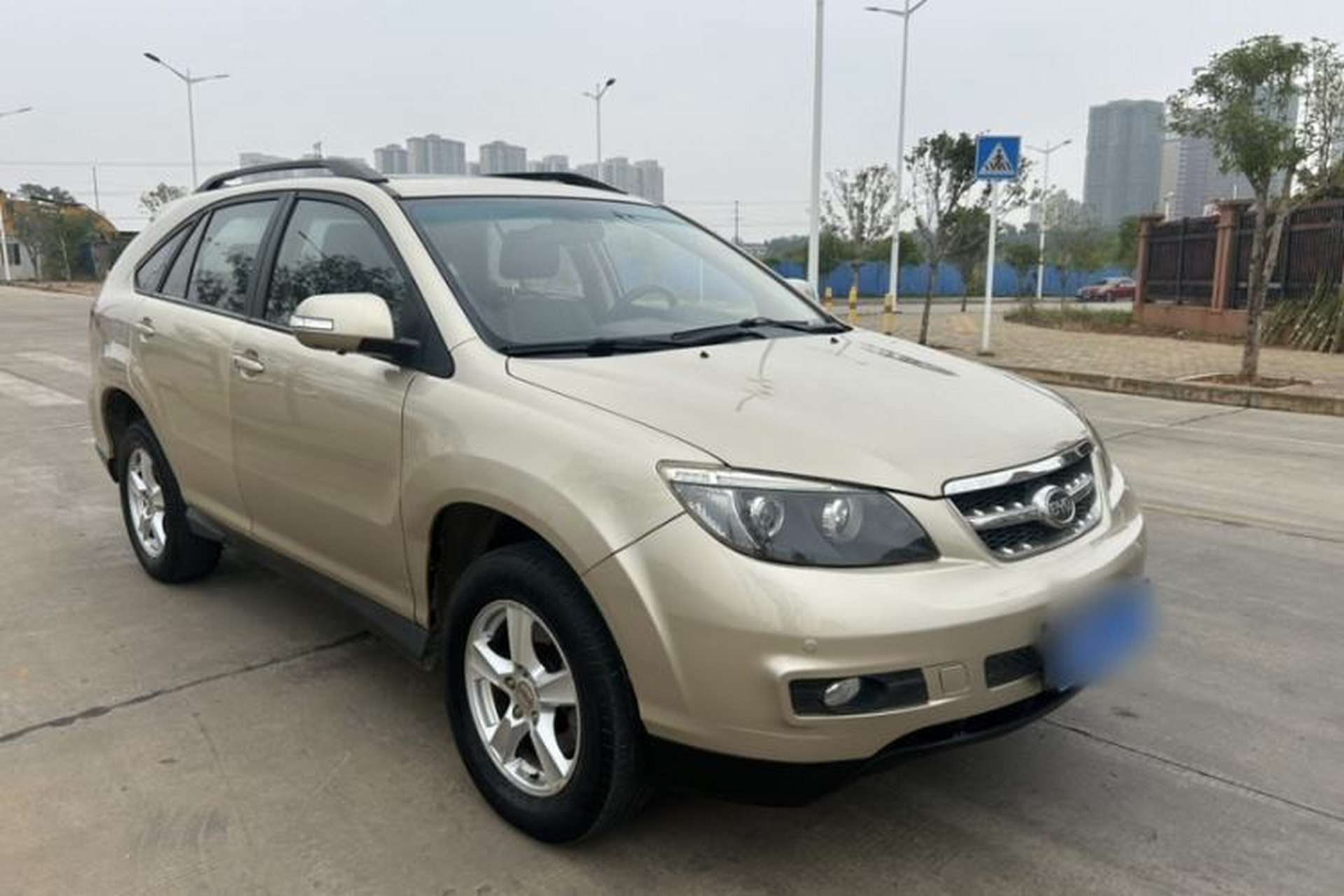 Used BYD S6 2014 2.4L Automatic Prestige 5-Seater Exterior 2