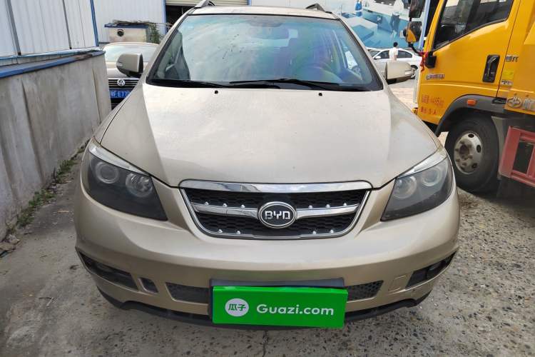 Used BYD S6 2014 2.4L Automatic Prestige 5-Seater Front