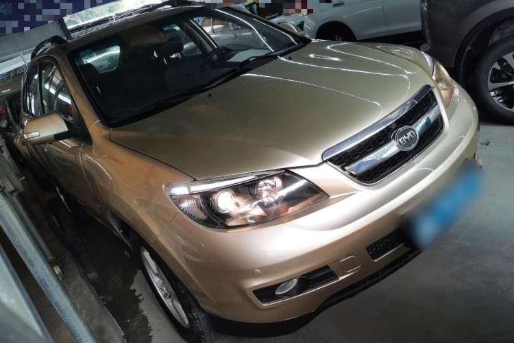 Used BYD S6 2014 1.5TI Manual Luxury 5-Seater Front Right 45 Deg