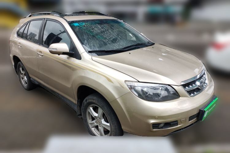 Used BYD S6 2014 2.4L Automatic Prestige 5-Seater Front Right 45 Deg