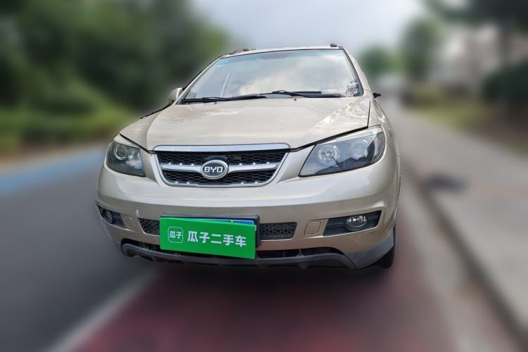 Used BYD S6 2014 2.0L Manual Luxury 5-Seater Front