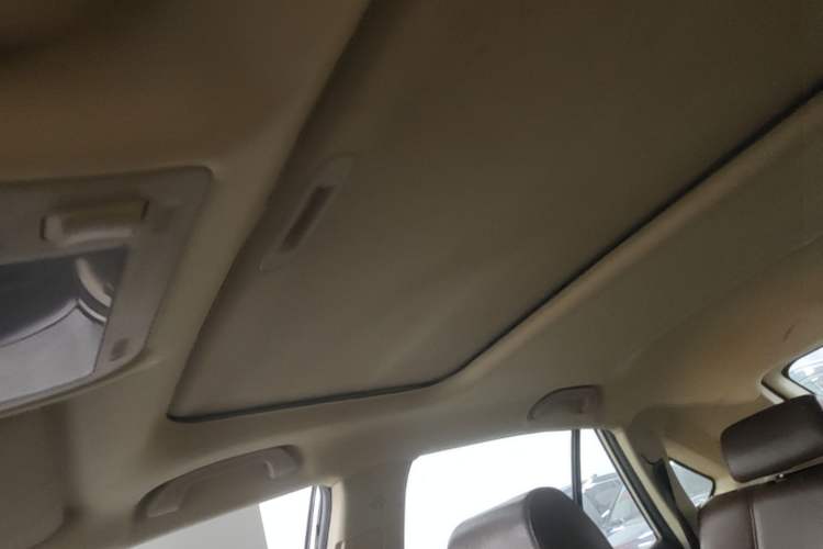 Used BYD S6 2014 2.4L Automatic Prestige 5-Seater Headliner