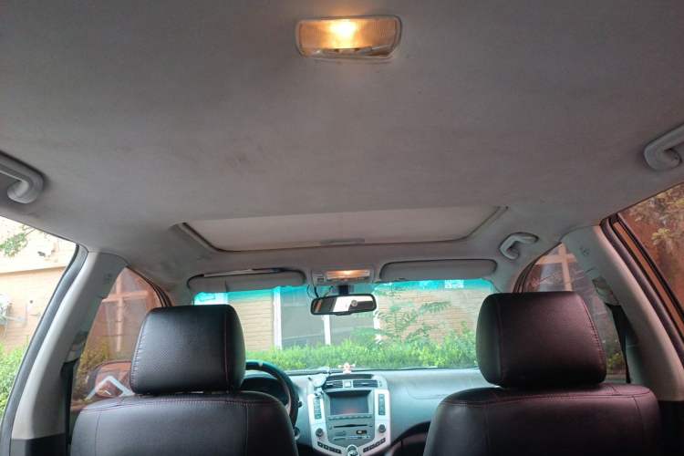 Used BYD S6 2014 1.5TI Manual Luxury 5-Seater Headliner