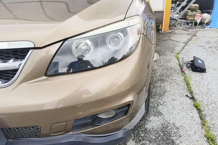 Used BYD S6 2014 2.0L Manual Elite Version 5 Seats Left Front Headlight