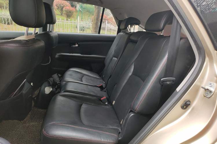 Used BYD S6 2014 2.4L Automatic Prestige 5-Seater Left Rear Seat