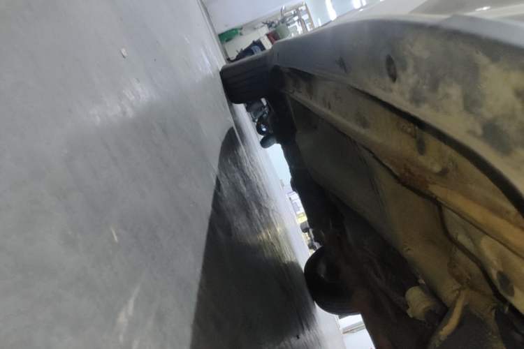 Used BYD S6 2014 2.4L Automatic Prestige 5-Seater Left Side Sill